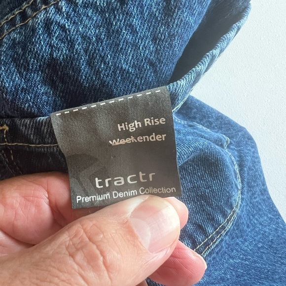 NWT‎ Women's Tractr High Rise Weekender with Destruction Baggie Size 10/30 (E5) - Picture 10 of 11